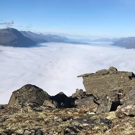 Beautiful With Sea View, Between Lyngen And Tamok 아파트 Indre Berg (Storfjord)
